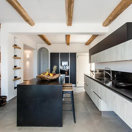 Вилла Myconian Platinum Superior & Junior Villas